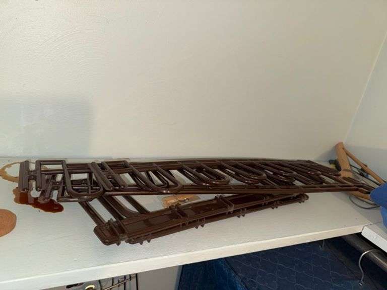 Shoe rack in kit form • Bedroom 1