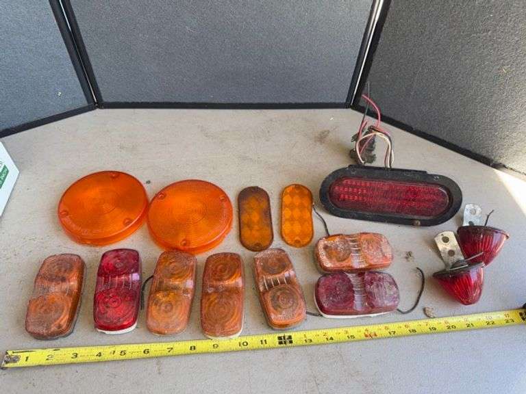 Trailer lights • Garage