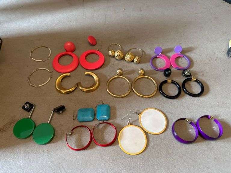 Women’s  Earrings • Kitchen