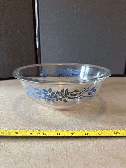Pyrex bowl • Kitchen
