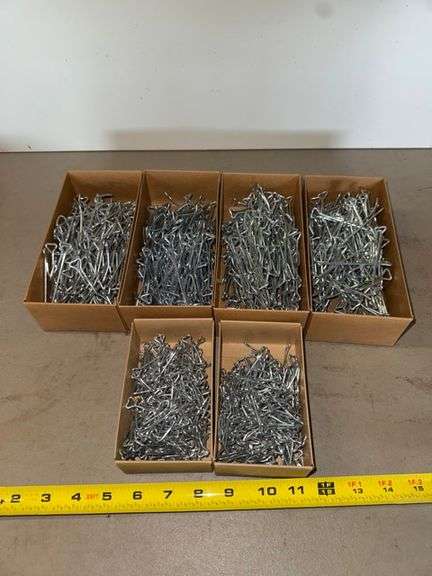 Drapery hooks • Warehouse