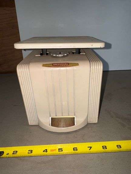 Universal scale • Warehouse