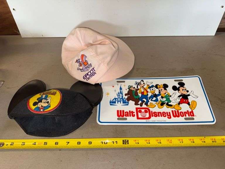 Walt Disney world memorabilia • Warehouse