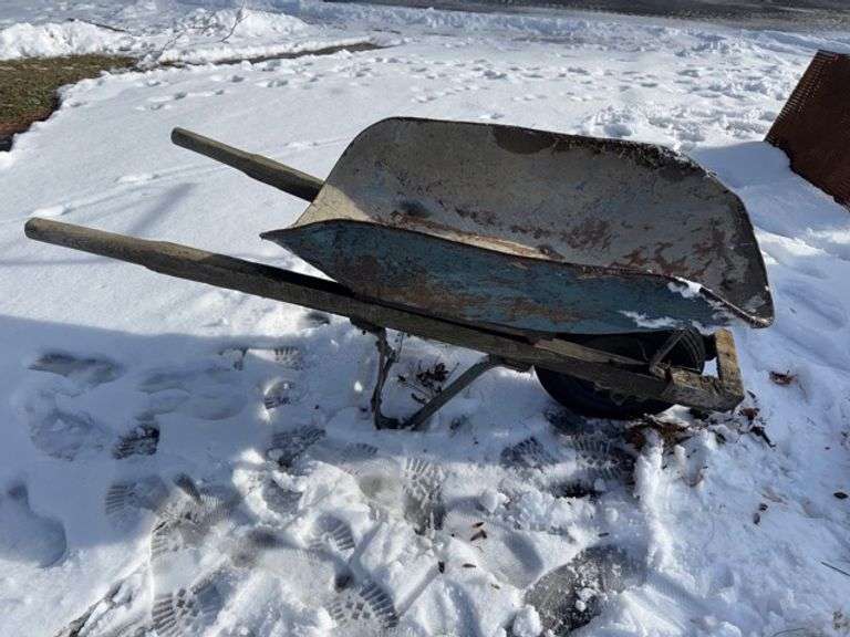 Wheelbarrow • Outside- front