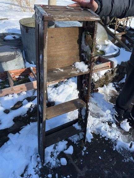 Ladder • 4ft • Wood • Outside- front