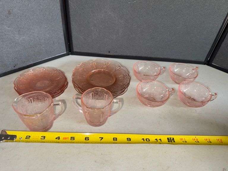 Pink depression glassware • Garage