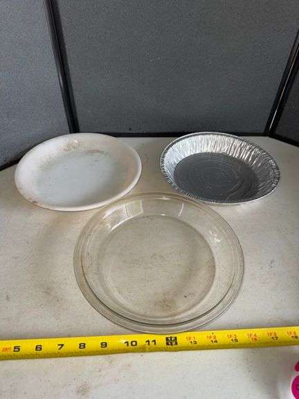 Pie plates • Garage