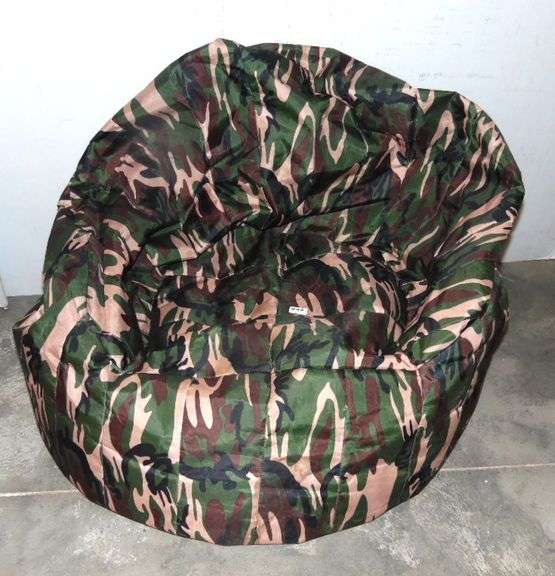 Camo Bean Bag Chair Need to be refilled Dunker Auction