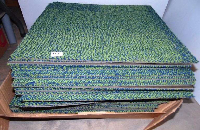 Carpet Squares Dunker Auction