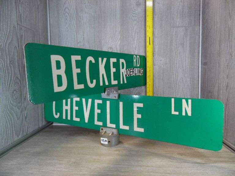 Street Sign Becker/Chevelle Lane Sign: NO Pole - Dunker Auction