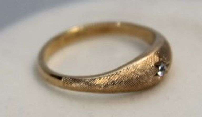 Ring - Marked Avon