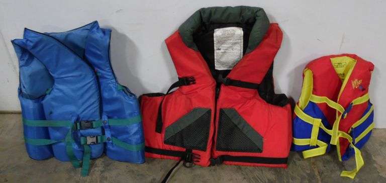 Life Jackets: Sizes  XXXL & Youth