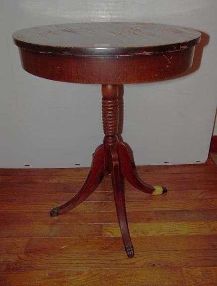 Round End Table - 26" Tall, 20" Wide