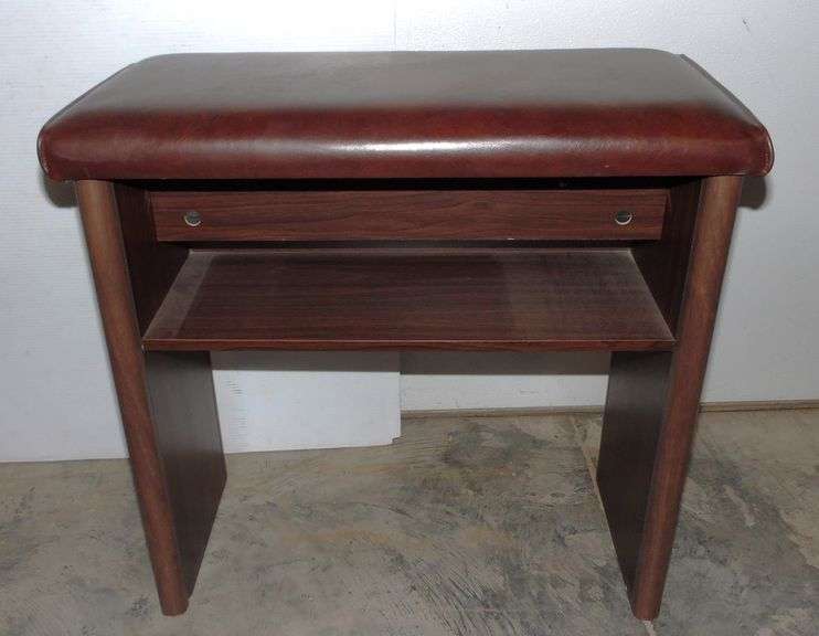 Gulbransen Electric Organ: 40" x 17" x 33 3/4", Stool: 24" x 12" x 23"