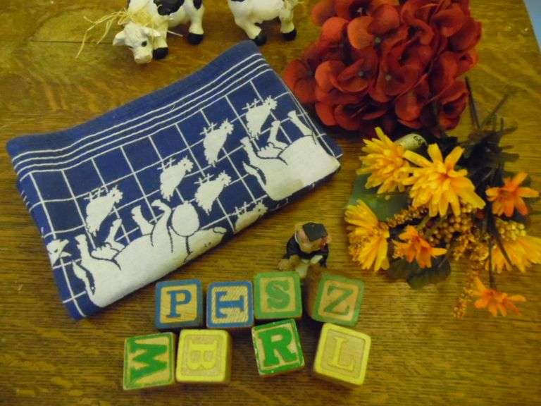 Block, Flowers, Cow Decorations