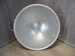 Bundt Pans, Flour Sifter & Colander