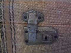 Vintage Suit Case - 21" x 13" x 6"