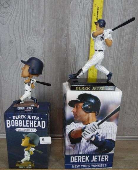 Derek Jeter Bobblehead & Statue