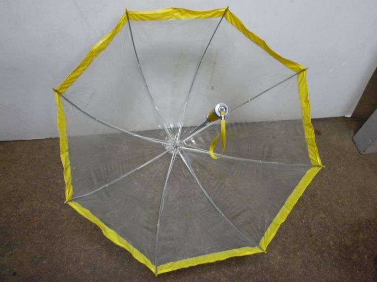 Cardboard Barrel With Mats & Umbrellas