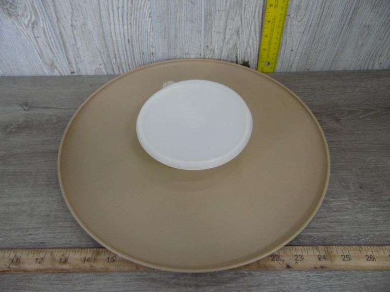 Plastic Measure Cups, Cake Carrier, Pie Carrier, Scoops & Bowls