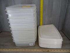 10 Rubbermaid Storage Containers with Lids