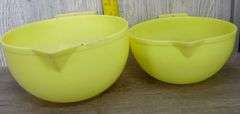 Plastic Measure Cups, Cake Carrier, Pie Carrier, Scoops & Bowls