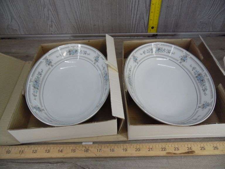 Elington Fine Porcelain China Serving Bowls, Platter & Salt & Pepper Shakers