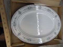 Elington Fine Porcelain China Serving Bowls, Platter & Salt & Pepper Shakers
