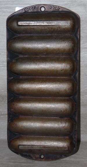 Cast Iron Lodge Cornbread Pan