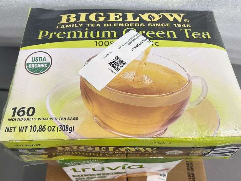 MISC LOT OF CREAMER, SUGAR & TEA SEE PHOTOS Earl's Auction Company