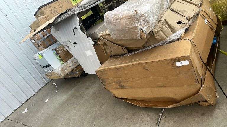 AS IS - DAMAGED/ MISMATCHED ITEMS - SEE PHOTOS - Earl's Auction Company