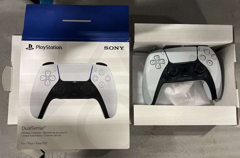PLAYSTATION DUALSENSE WIRELESS CONTROLLER W/ BOX - Earl's Auction Company