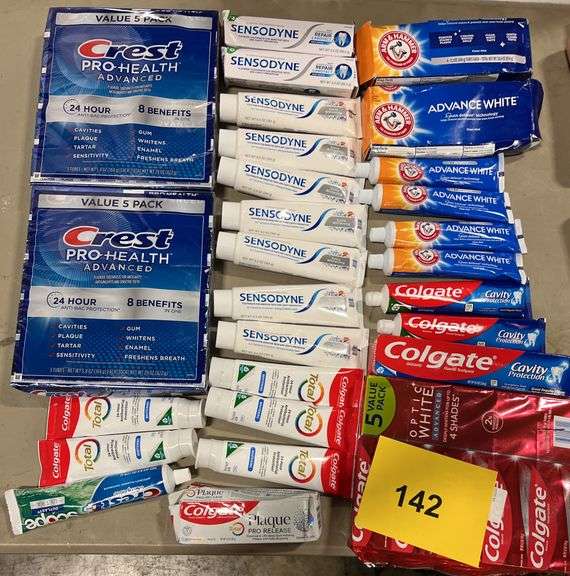 LARGE LOT OF ASSORTED TOOTHPASTE - Earl's Auction Company