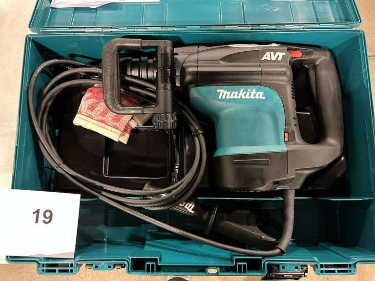 MAKITA ROTARY HAMMER IN CASE