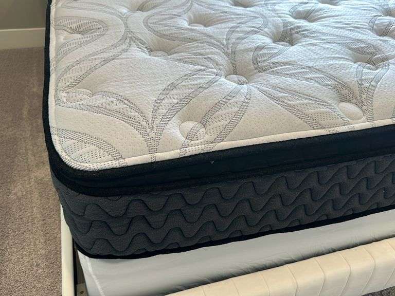 HYBRID BY ASHLEY FURNITURE QUEEN SIZE MATTRESS & BOXSPRING - Earl's ...