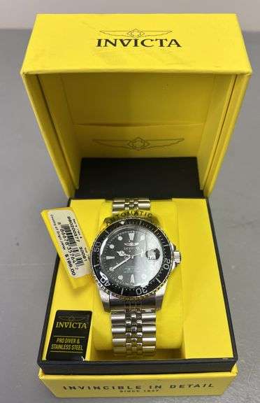INVICTA MENS WATCH W/ BOX (MSRP $199.00)