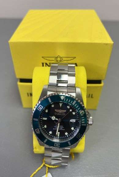 INVICTA MENS WATCH W/ BOX (MSRP $199.00)
