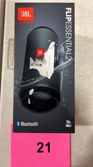 JBL FLIP ESSENTIAL 2 BLUETOOTH SPEAKER IN BOX