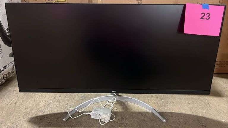 LG 34" MONITOR W/ CORD MODEL 34WP50S-W