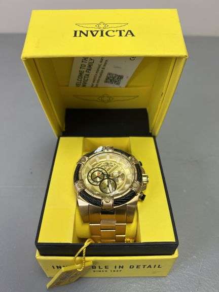 INVICTA MENS WATCH W/ BOX (MSRP $1095.00)