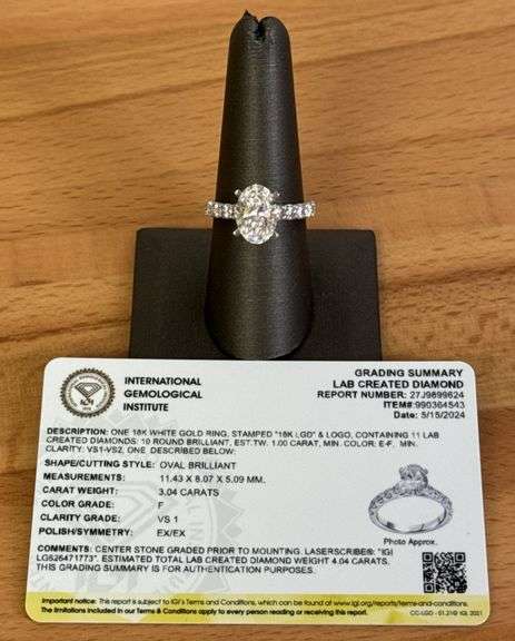 18K WHITE GOLD LAB CREATED DIAMOND RING SIZE 8.5 (4.04 CARATS TOTAL WEIGHT)