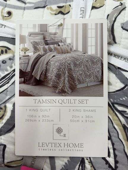 LEVTEX HOME KING TAMSIN QUILT SET