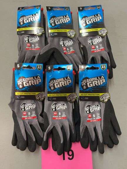 (6) PAIRS OF GORILLA GRIP GLOVES