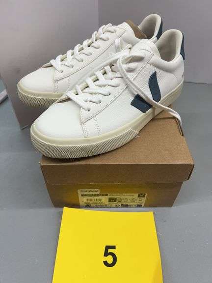 WOMENS VEJA CAMPO LEATHER SHOES - SIZE 10