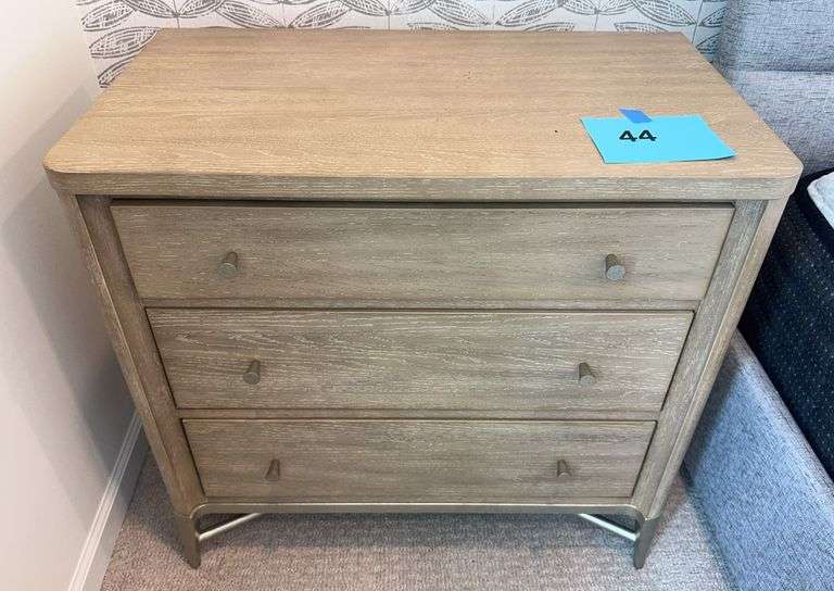 WOOD 3-DRAWER NIGHTSTAND