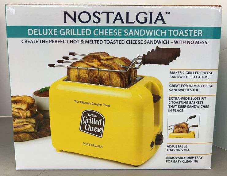 NOSTALGIA GRILLED CHEESE SANDWICH TOASTER IN BOX - Earl's Auction Company