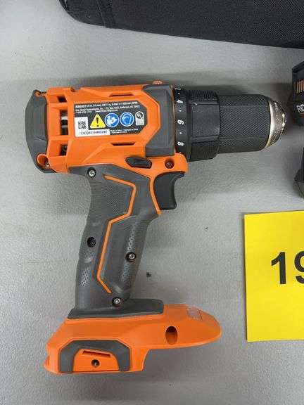 RIDGID 18V 1/2 DRILL/ DRIVER W/ (2) BATTERIES