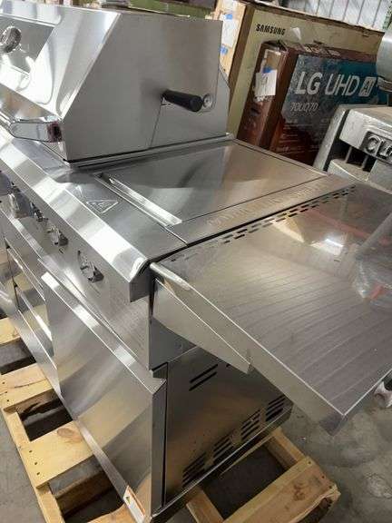 THOR 8 BURNER GAS GRILL