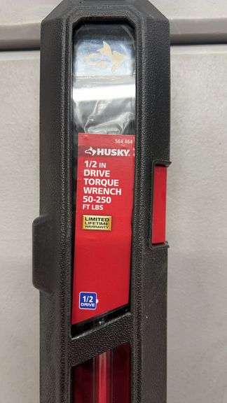 HUSKY 1/2" DRIVE TORQUE WRENCH IN CASE