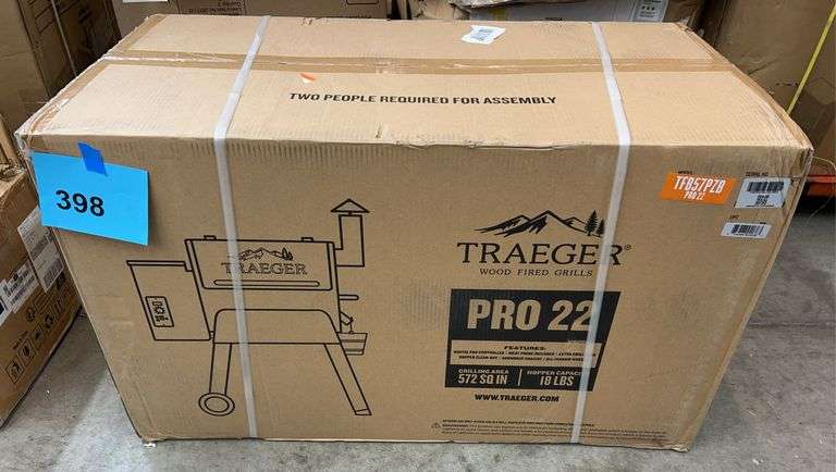 TRAEGER PRO 22 GRILL IN BOX